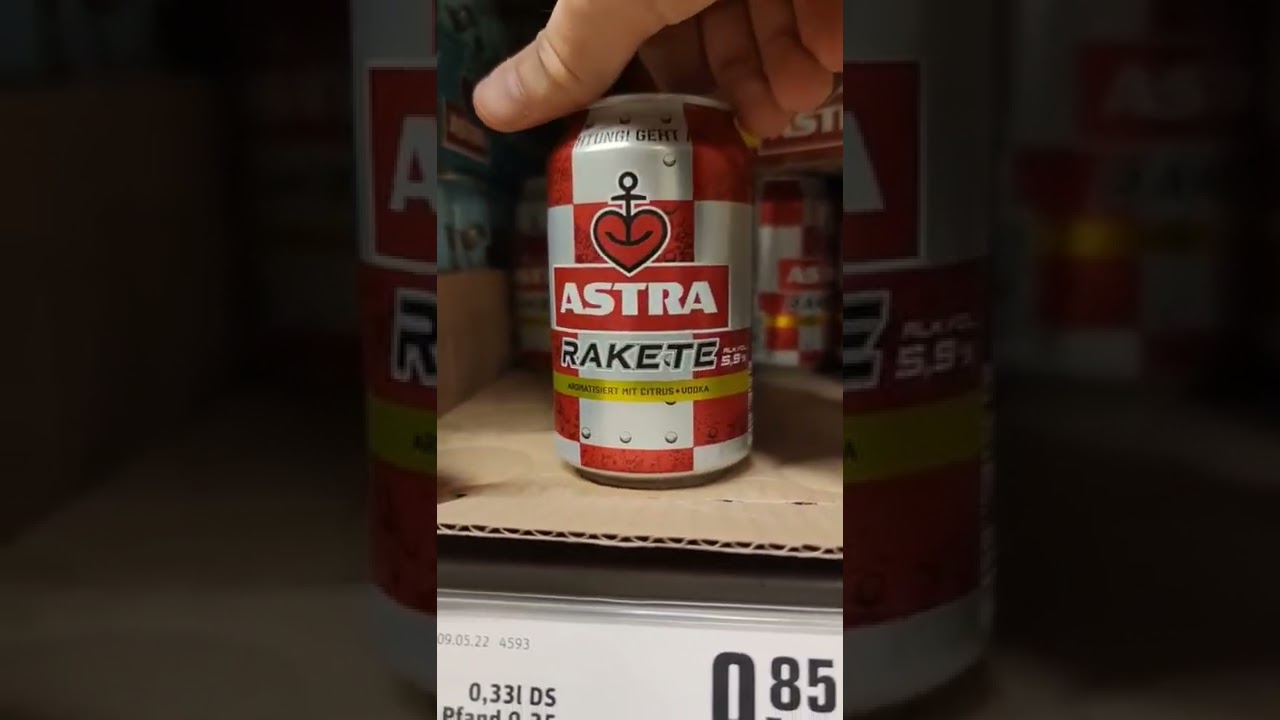 Коктейль из пива, водки и лайма Astra Rakete. 