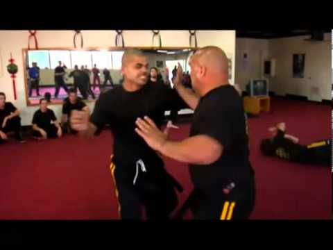 ▶ Moores Martial Arts (Shou Shu) demonstration