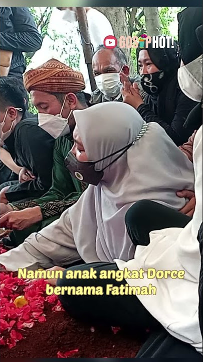 Dorce Gamalama Dimakamkan Tanpa Nisan Nama Bin atau Binti