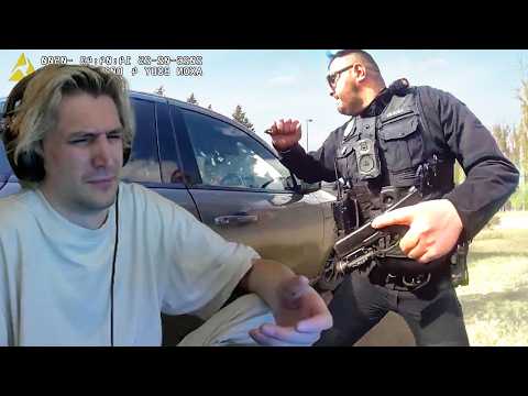 xQc Reacts to Woman Meets Karma After 4th Police Chase