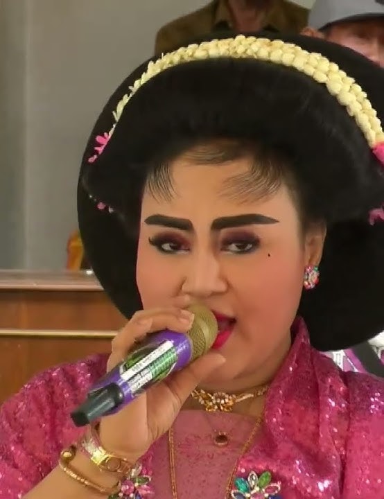 Mbak Karniati Nembang Gending Podang Kuning