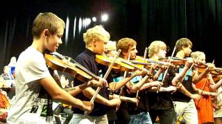 Alexander Rybak funny violin playing chords