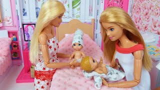 Mommy and Twin Baby Dolls Family Routine in a DollHouse