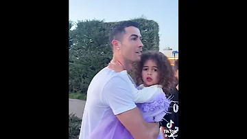 ردة فعل كريستيانو على سيارة المرسيدس التي اهدته زوجته جورجينا 
