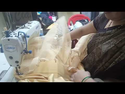 घागरा चोळी शिवते