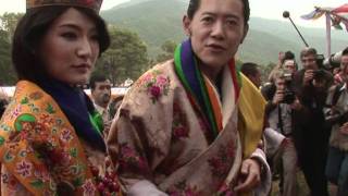 Bhutan king and queen greet well-wishers