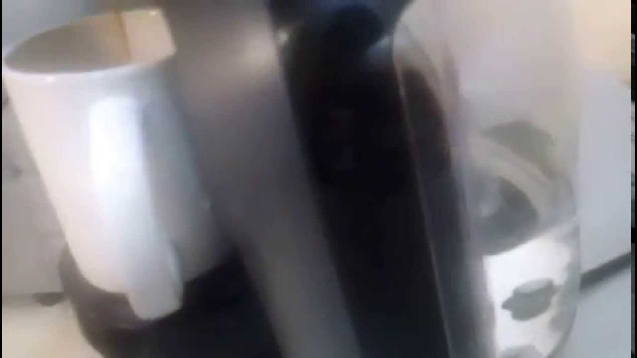 Nescafe Dolce Gusto - Grande Intenso Preparing