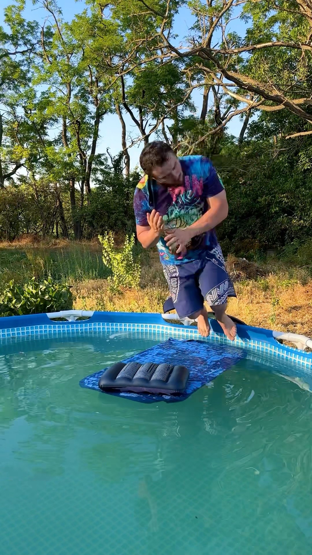 My dad sleeping ? in the POOL ?‍♀️?????