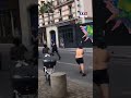 💦 Canicule : bataille d’eau improvisée entre des enfants et des policiers à Paris｜TF1 INFO