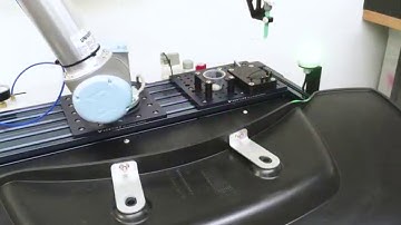 TPA ứng dụng cánh tay robot cộng tác UR vào bôi keo