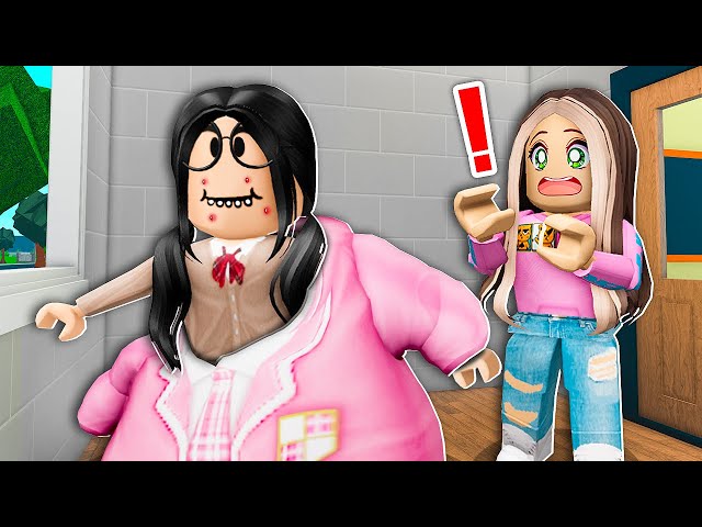 Becoming the MOST POPULAR Girl at SCHOOL (Roblox) 