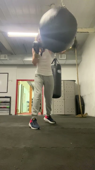 how-to-throw-hooks-uppercuts-tutorial-tips-tipsandtricks-boxing