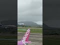 大荒れの石垣空港ANABOEING737-800着陸