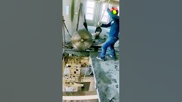 The process of demolishing a concrete floor = good tools can increase efficiency