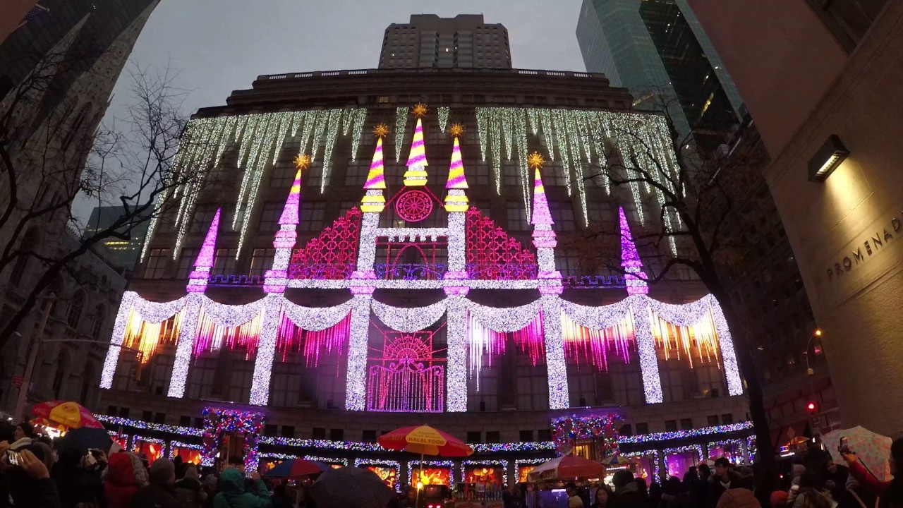 Saks 5th Avenue Light Show New York City Thanksgiving 2016 - YouTube