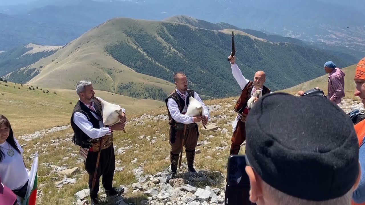 Компас /192/ Изкачване на Гоцев връх /2212 м. н. в./, най-висок връх на планината Славянка