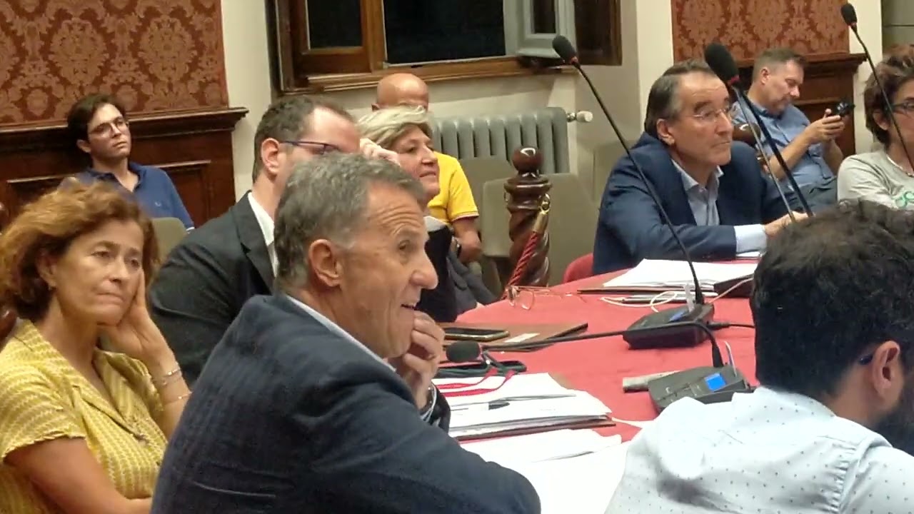 RAPINESE, MUSO DURO ALLA CONSIGLIERA LISSI SU INCENDIO IN CENTRO E FONDI PER IL PALAZZETTO A MUGGIÒ