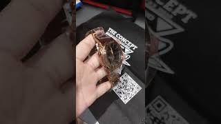 See what is inside the metal box ?