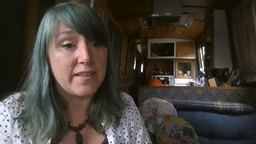 Language & pragmatics in autistic young people: a comparison between sex/gender profiles