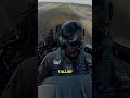 Why do female fighter pilots have a hidden physical advantage in extreme dogfights?