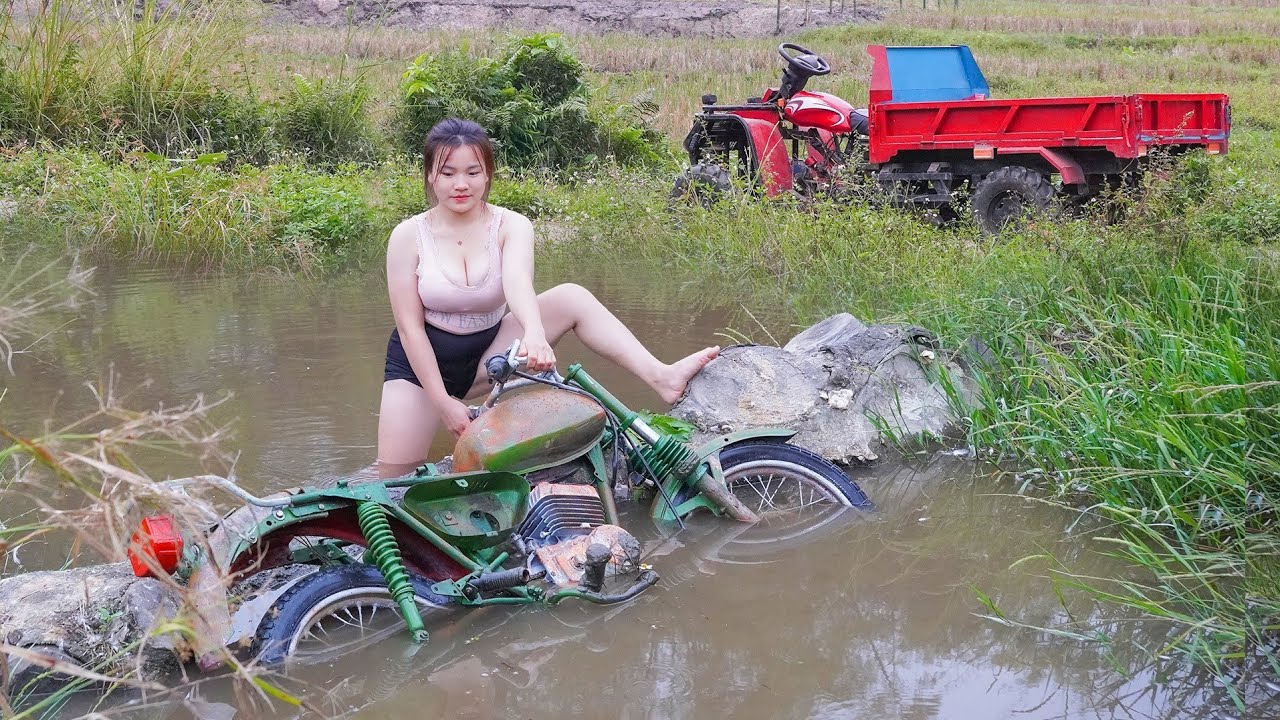 Girl Rescues a Rusty Old Motorcycle from a Pond – Full Restoration Begins