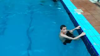 تعليم السباحة | تعليم السباحة على الظهر للمبتدئين | سباحة الباك | نادي لياقتك الرياضى مكة المكرمة