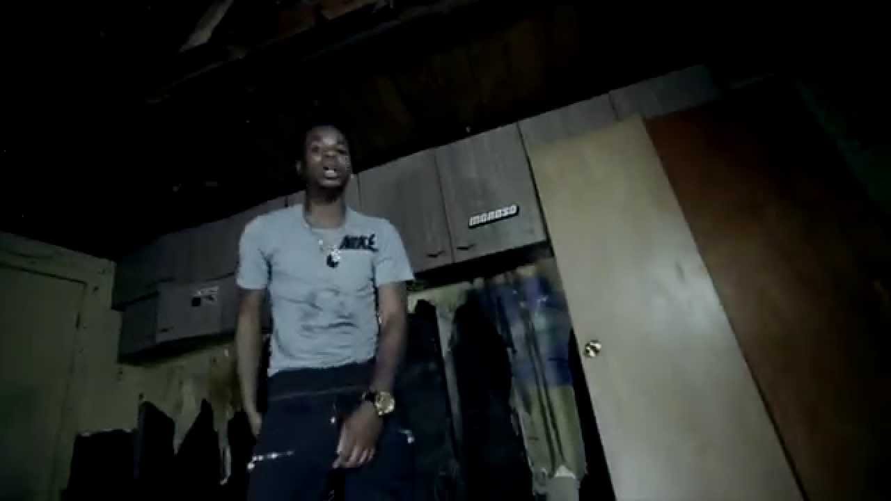 Young Elz "OMG" featuring Katie Got Bandz