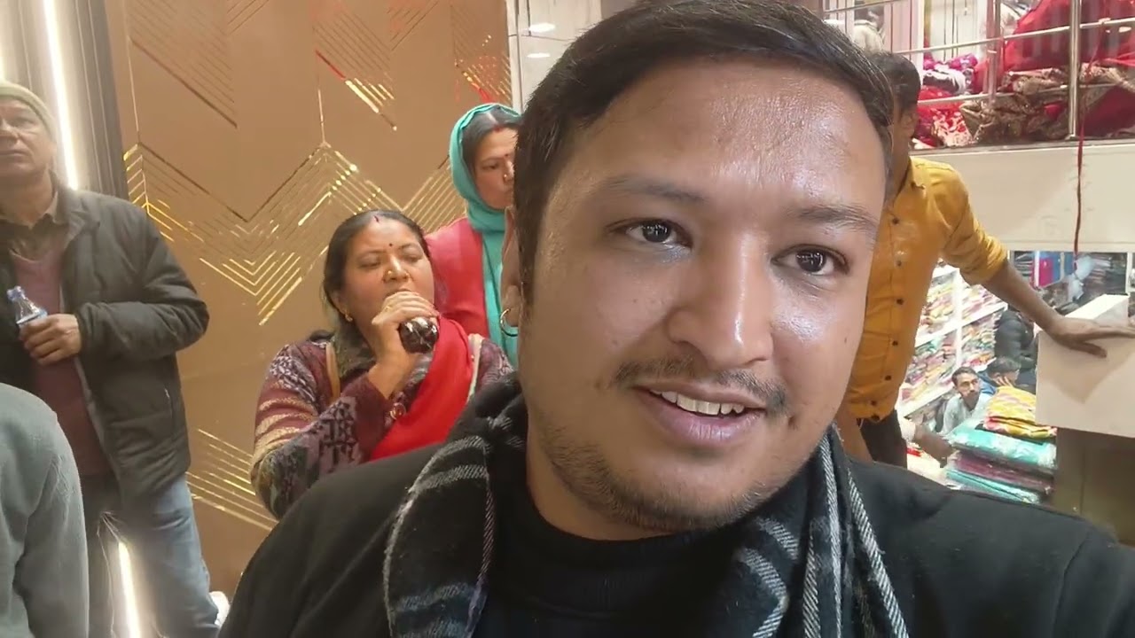 Chandni chowk m kiye radha rani k darshan🙏 Ho gyi sbki tabiyat khrab😂