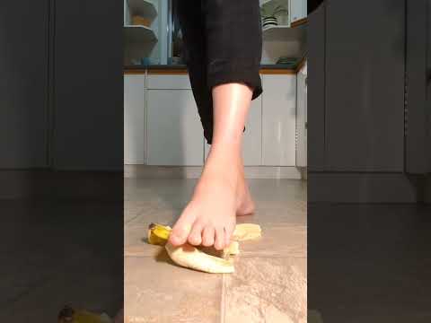 Banana crushing #asmr #asmrcrush #foodcrush #barefoot
