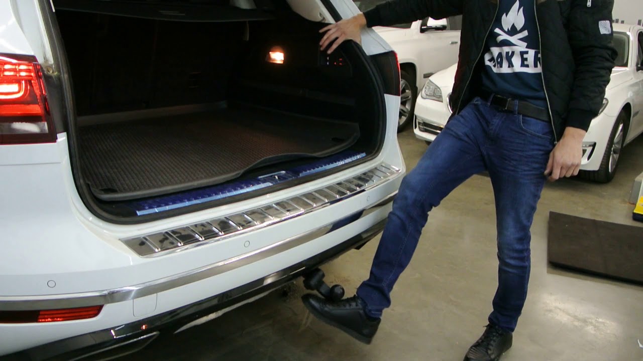 Работа оригинального фаркопа Touareg NF FL - YouTube