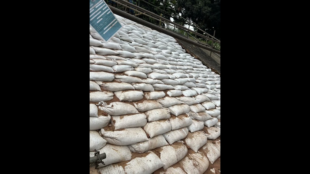 Contensão com Rip rap finalizada