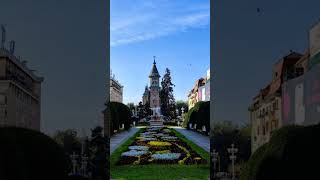 Download Lagu Kadavul Ullame Song by Ilaiyaraaja and Latha Rajinikanth ‧ 1984 MP3