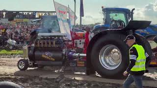 Tractor pulling "SHACKLETON" | Rolls-Royce Griffon V12 aero engine | Start-Up and Pull [4K]