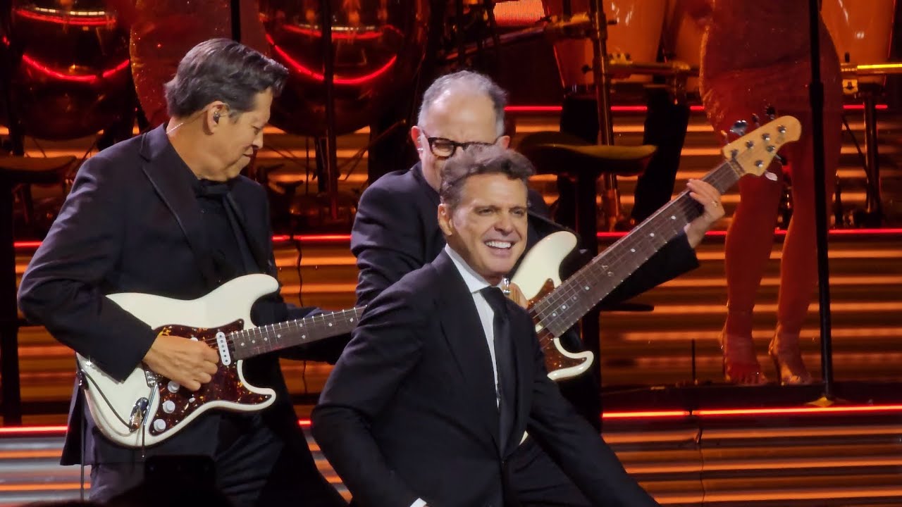 Luis Miguel - Un Hombre Busca A Una Mujer - Oro De Ley. En Vivo Chile 2023. 4K