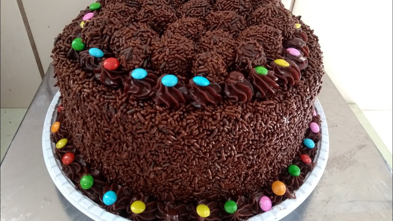 Bolo Brigadeiro Cremoo ( Mega Chocolatudo da Cris Bolos)