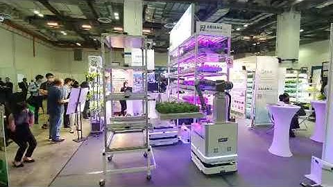 Mobile Manipulator Robot handover to a Lift AMR robot