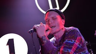 Neck Deep - Don't Wait feat. Sam Carter of Architects at Radio 1 Rocks from Maida Vale chords