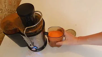 Тестируем соковыжималку. Добываем морковный сок :)