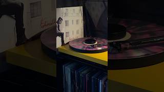 Що вмикаєте, щоб зняти стрес і розслабитись?) #fallinginreverse #ronnieradke #fashionablylate #vinyl