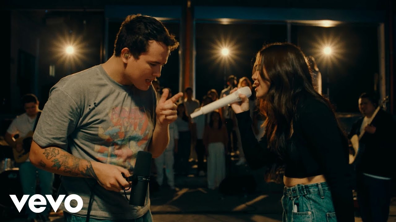 juan karlos - Medyo Ako ft. Moira Dela Torre