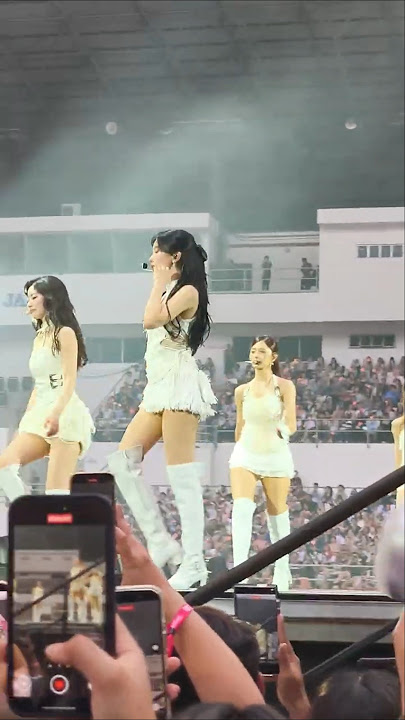 Twice @ Kuala Lumpur - I can't stop me #twice #fancam #kpop