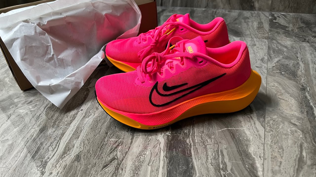 Nike Women's Zoom Fly 5 Running Shoes, Size 7, Hyper Pink