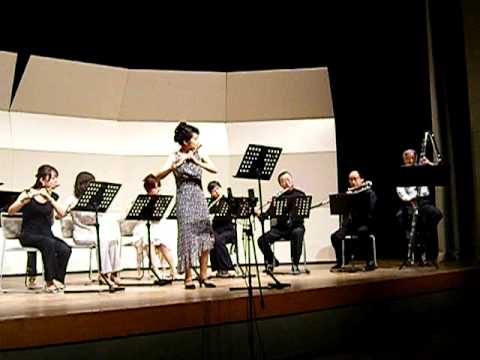 Смотреть «「愛のあいさつ」エルガー作曲、090726島村麻子演奏＠フルート発表会 001» на YouTube