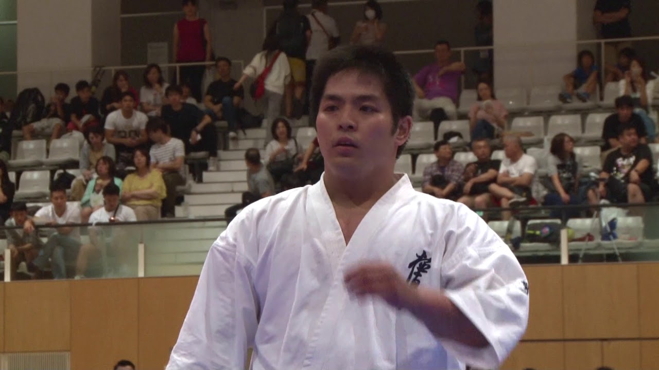 極真 第12回全世界大会最終選抜戦・準々決勝 01 樋口知春 vs 10 竹岡拓哉