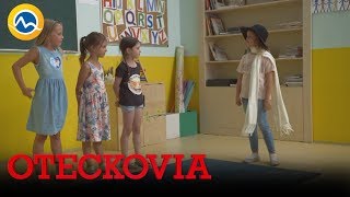 OTECKOVIA - Z Viky je režisérka. Na spolužiakov je poriadne prísna
