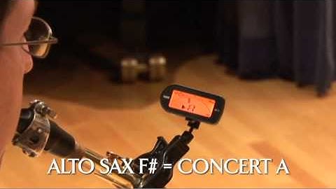 KORG -- Tuning a Sax using the AW-2 Clip-on Tuner
