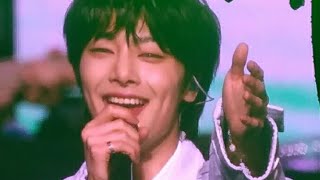 I.N singing HUG ME LIVE FOR THE FIRST TIME!!