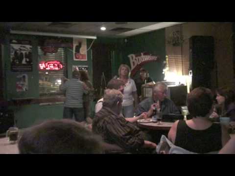 Mainliner Pub Karaoke Wk4 - Sherry sings If Heart Isn't Busy Tonight by Tanya Tucker (cover)