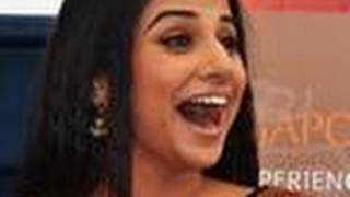 Vidya Balan Gets Mobbed