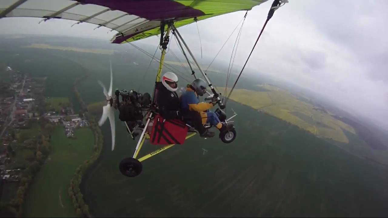 Rundflug mit dem Trike von Dedelow EDBD Richtung Prenzlau, Mai 2010, Teil 3